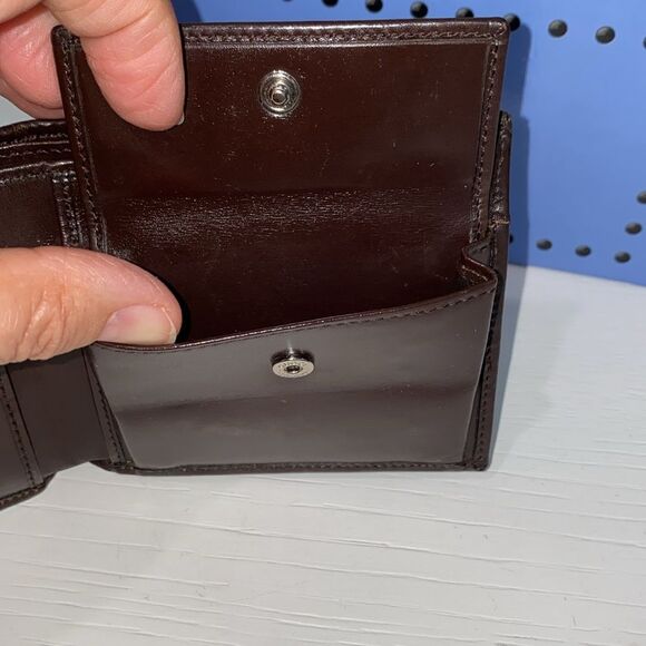 Gucci Bifold Brown Tan Canvas Iconic GG Monogram Leather Trim With Red Crease - Picture 7 of 17